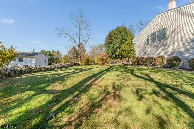 $475,000 | 36 MacKenzie Road, Hampton, NJ 08827