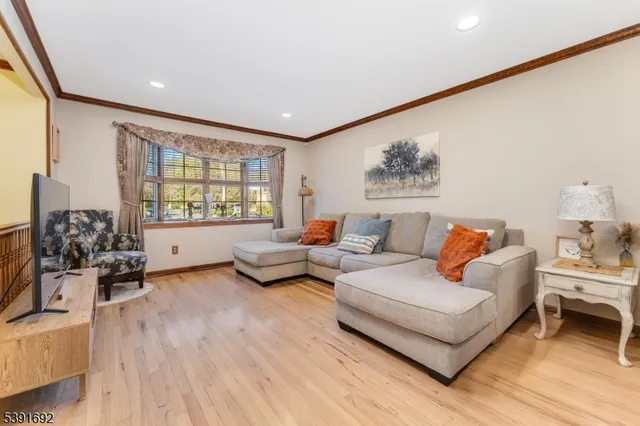 $475,000 | 36 MacKenzie Road, Hampton, NJ 08827