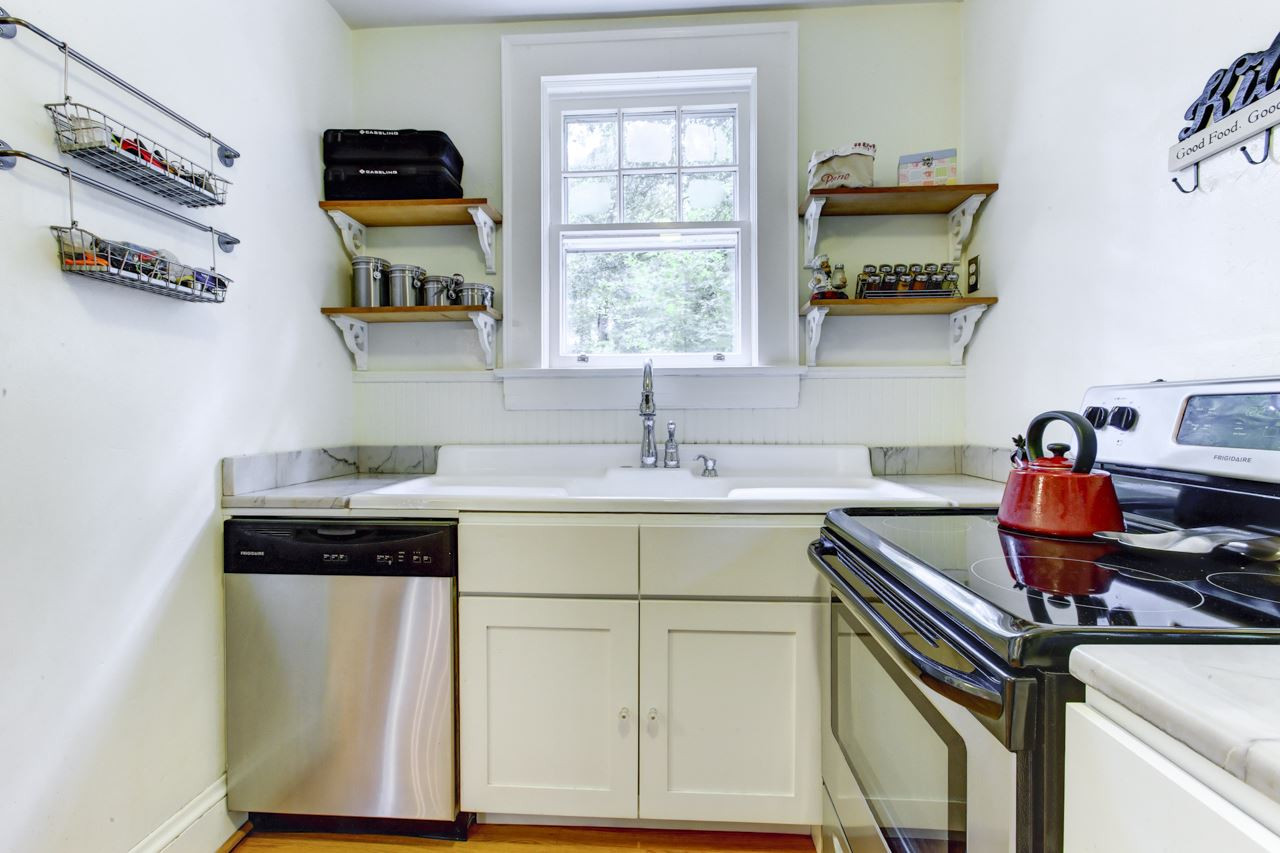 323 Furches Street Raleigh, NC 27607 - Photo 13 of 24 Photo 13
