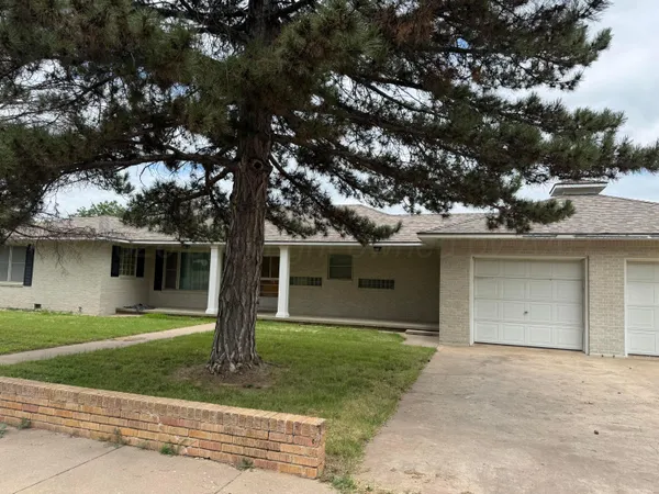 $282,000 | 300 North 6th Street, Canadian, TX 79014