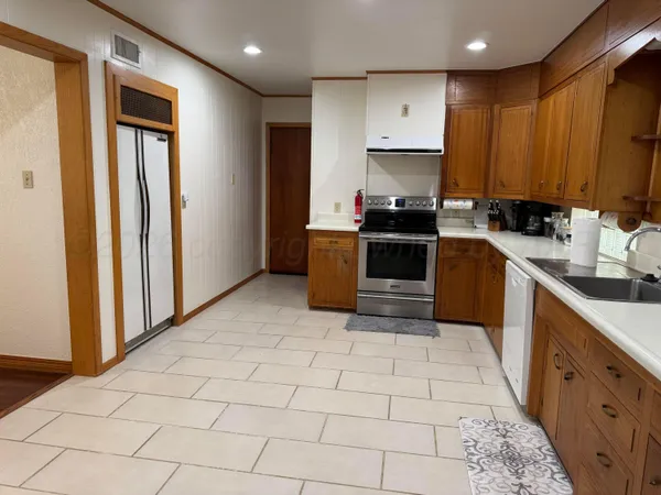 $282,000 | 300 North 6th Street, Canadian, TX 79014