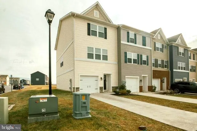 $294,800 | 42 Vespucci Lane, Martinsburg, WV 25404