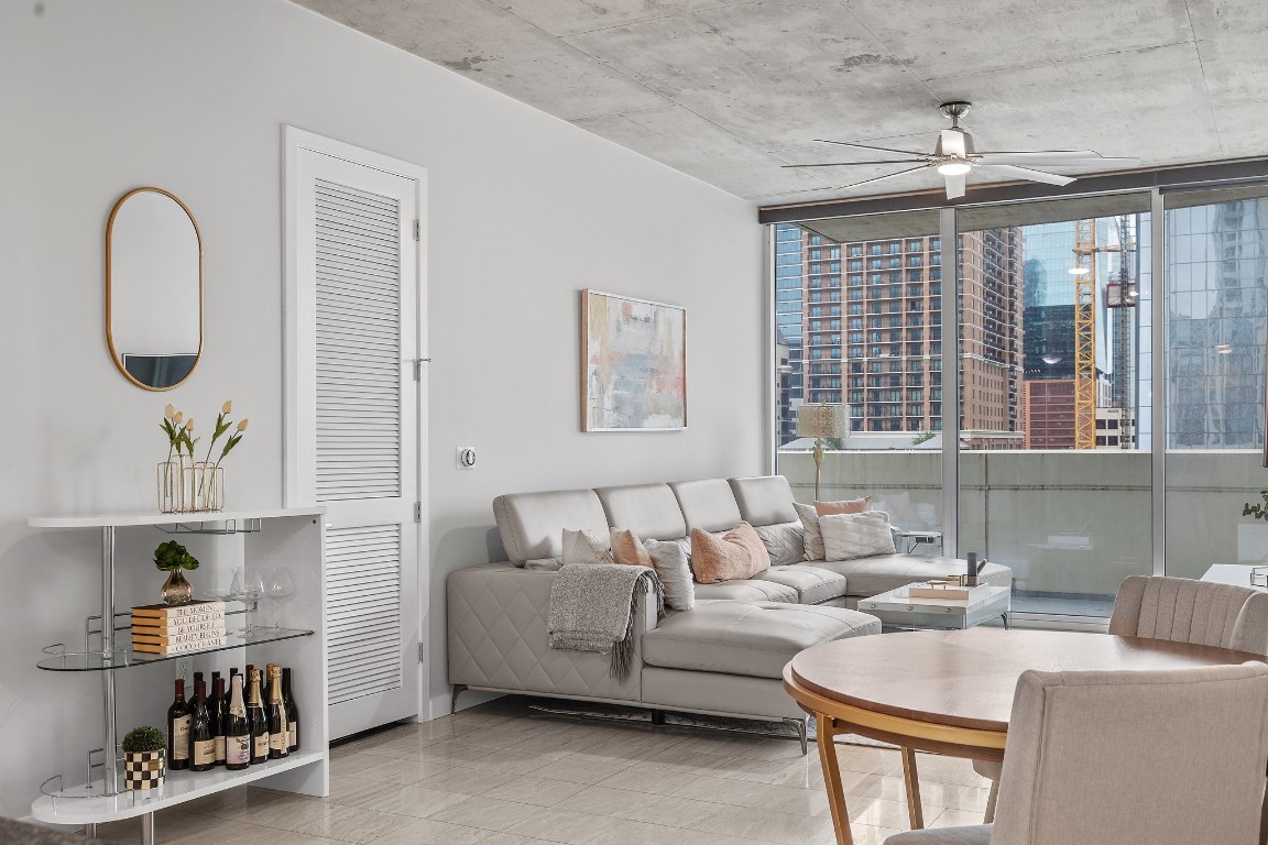 360 Nueces Street, Unit 911 Austin, TX 78701 - Photo 8 of 31 a living room with furniture