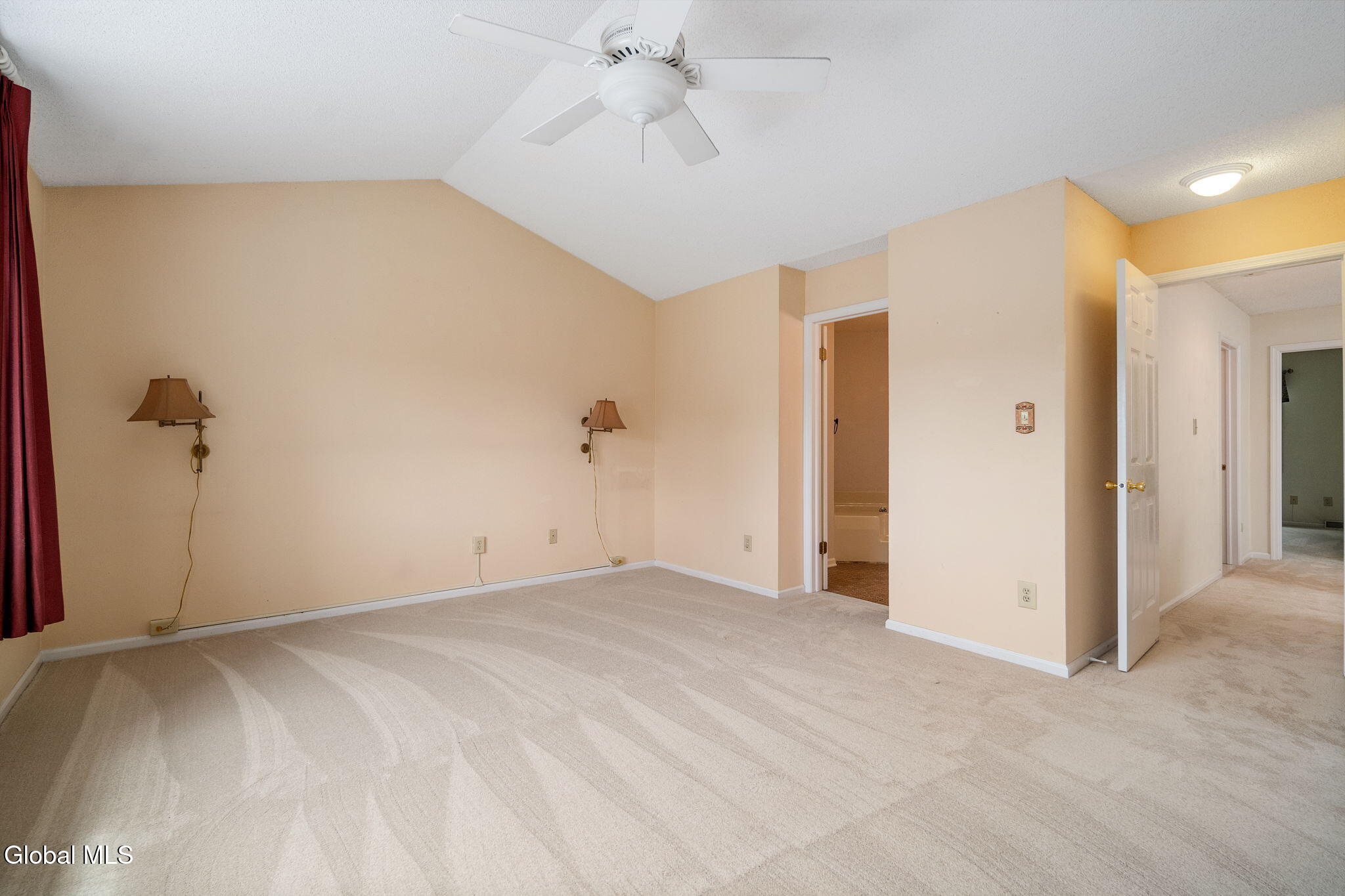 9 Ridgefield Drive Guilderland, NY 12186 - Photo 5 of 66 31-9RidgefieldDr_27