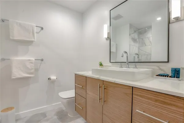 $4,950 | 618 North Rampart Street, Unit 204, New Orleans, LA 70112