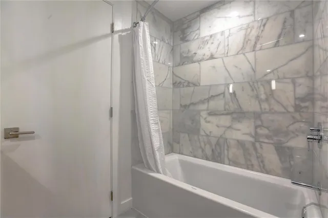 $5,500 | 618 North Rampart Street, Unit 204, New Orleans, LA 70112