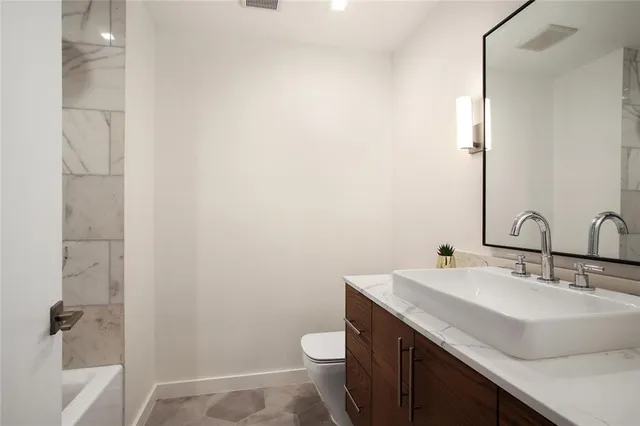 $5,500 | 618 North Rampart Street, Unit 204, New Orleans, LA 70112