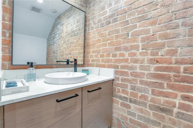 $5,500 | 618 North Rampart Street, Unit 204, New Orleans, LA 70112