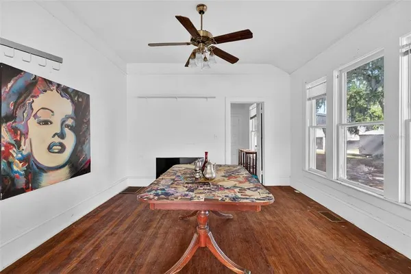 $200,000 | 272 South Central Avenue, Umatilla, FL 32784