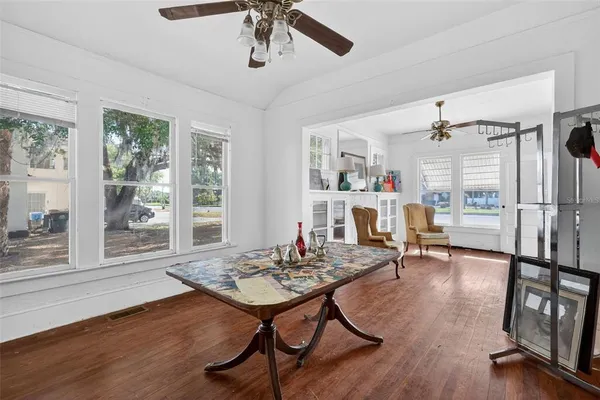 $200,000 | 272 South Central Avenue, Umatilla, FL 32784