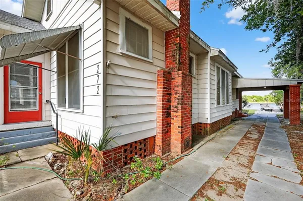 $200,000 | 272 South Central Avenue, Umatilla, FL 32784