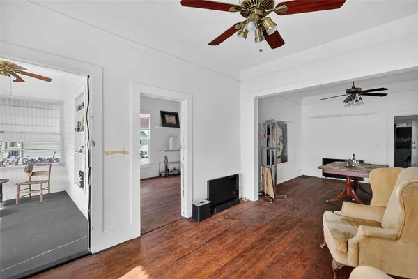 $200,000 | 272 South Central Avenue, Umatilla, FL 32784