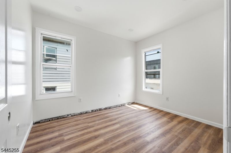 183 Graham Avenue Paterson, NJ 07501 - Photo 13 of 32