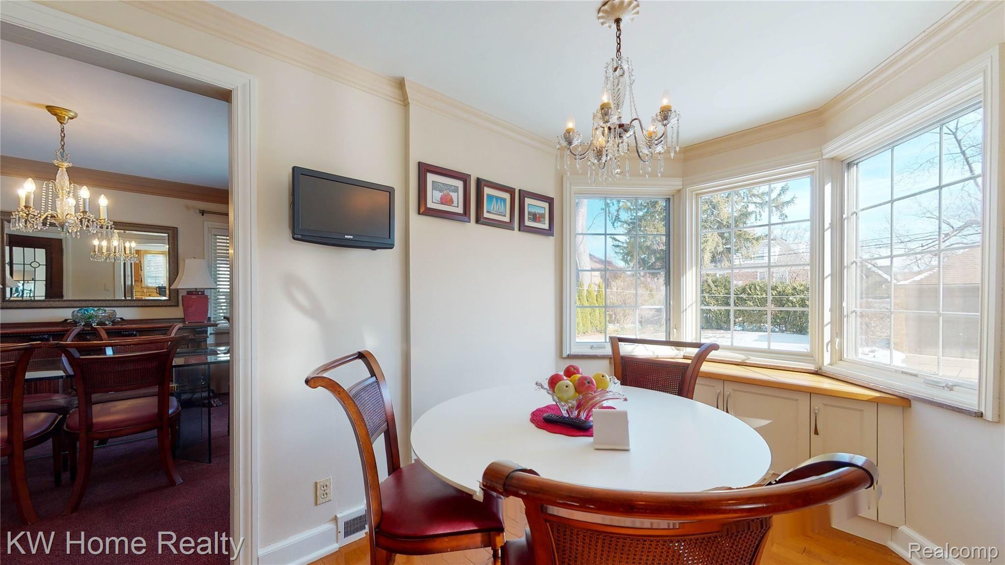 1146 Yorkshire Road Grosse Pointe, MI 48230 - Photo 18 of 39 int-12.jpg-FULL