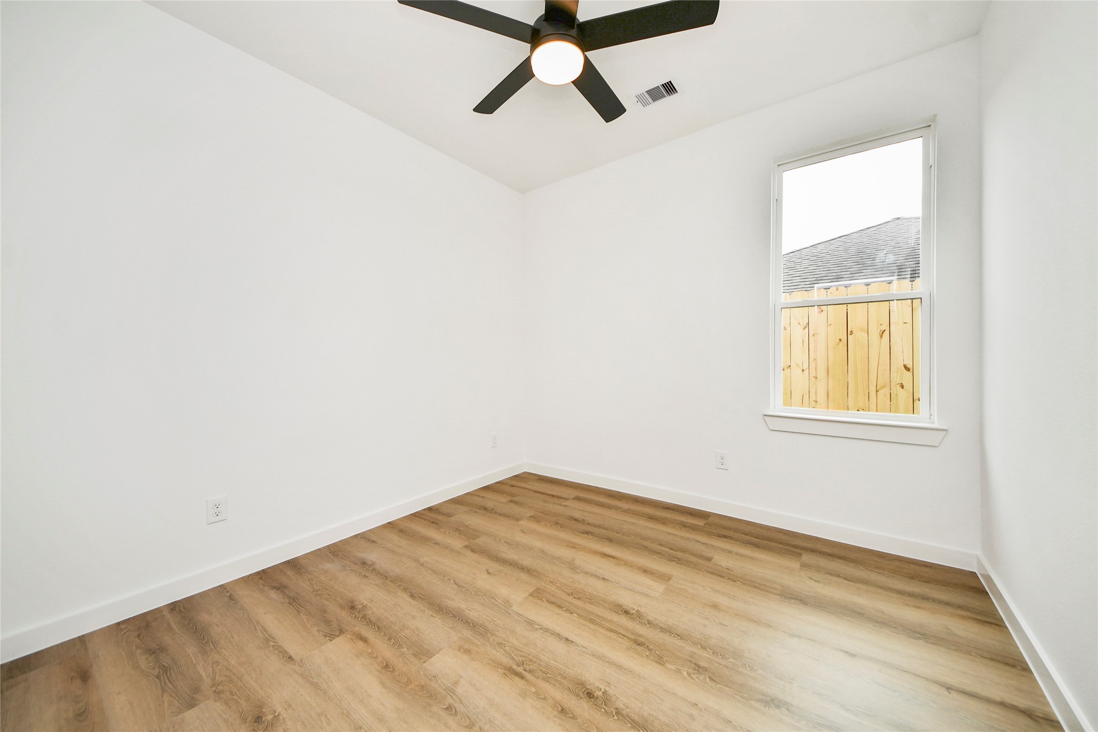 5201 Fairchild Street Houston, TX 77028 - Photo 18 of 43