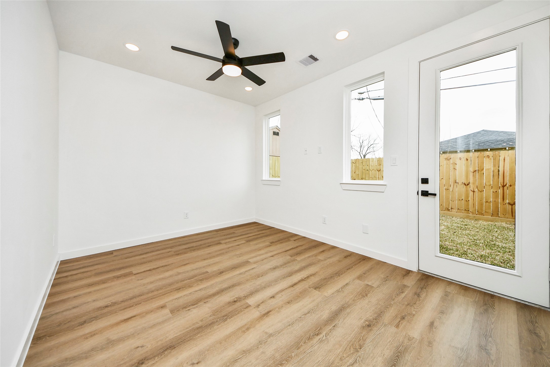 5201 Fairchild Street Houston, TX 77028 - Photo 26 of 43