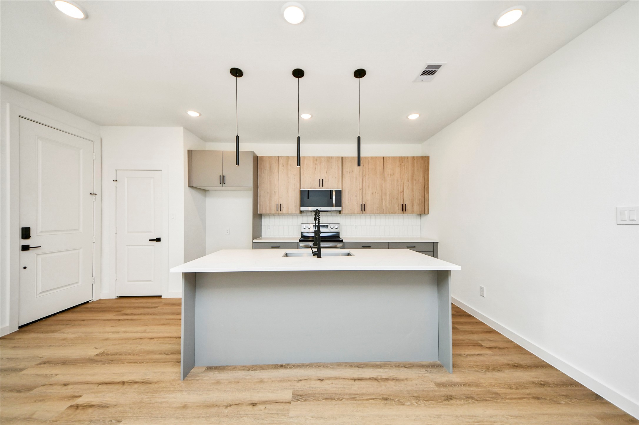 5201 Fairchild Street Houston, TX 77028 - Photo 9 of 43