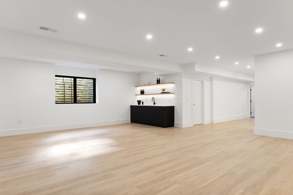 936 Central Avenue Needham, MA 02492 - Photo 20 of 26