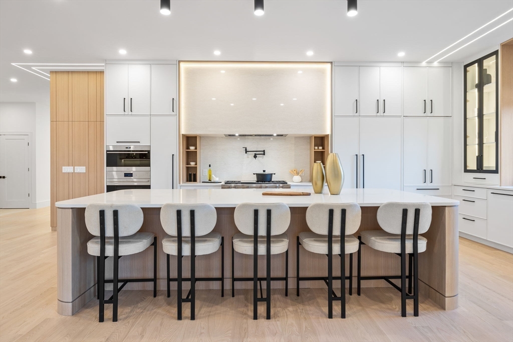 936 Central Avenue Needham, MA 02492 - Photo 2 of 26