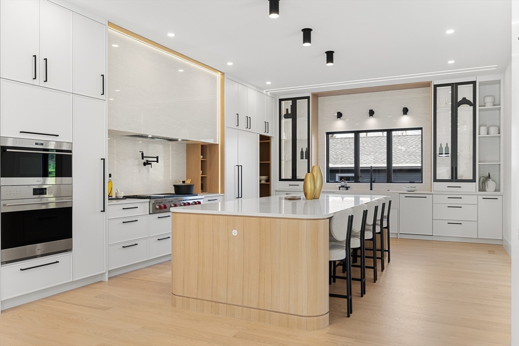 936 Central Avenue Needham, MA 02492 - Photo 5 of 26