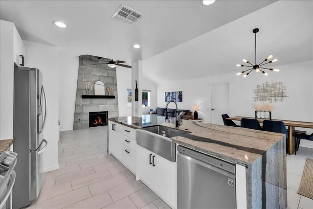 $868,000 | 1110 East Vista Chino, Palm Springs, CA 92262