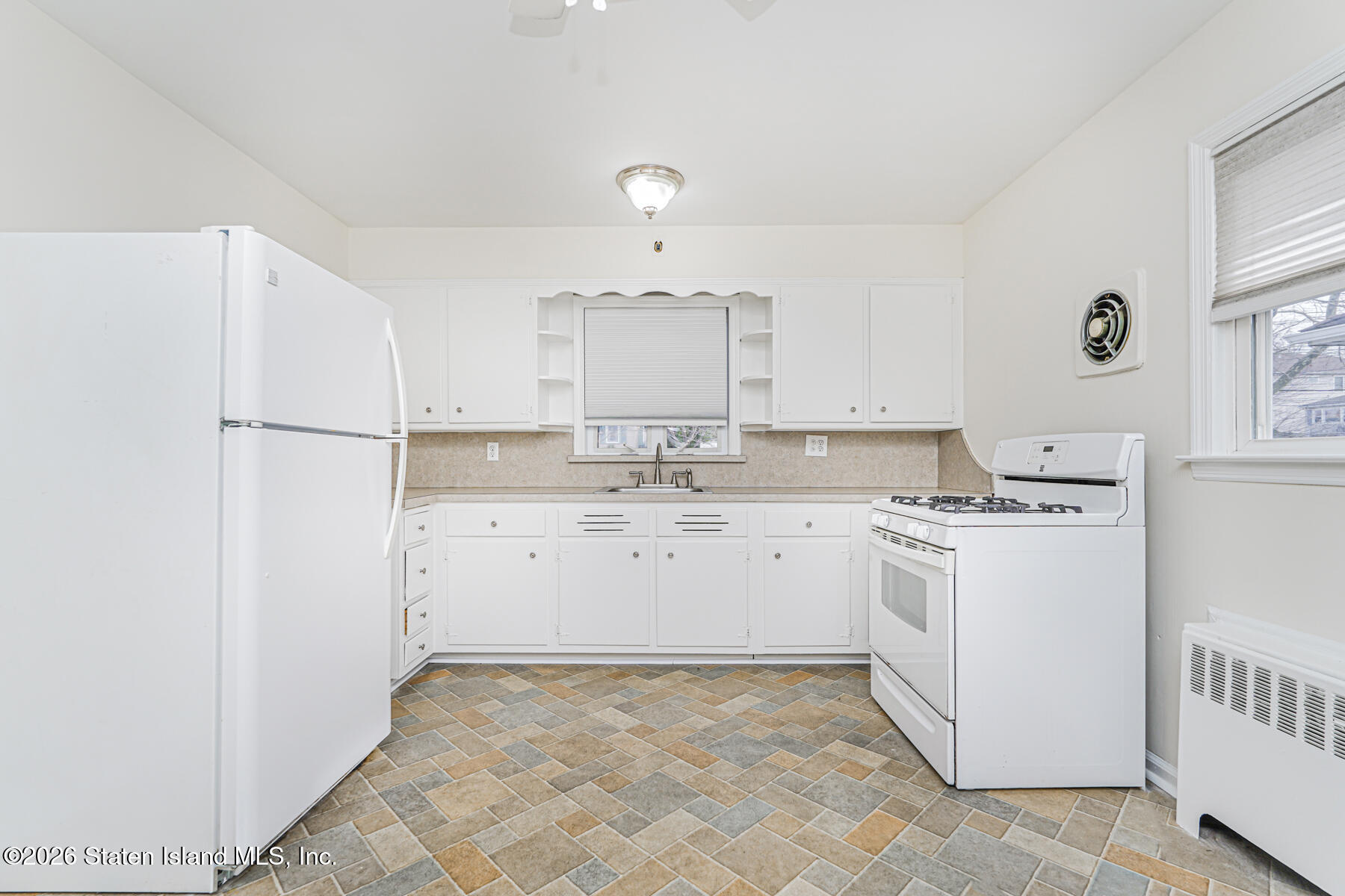 468 Decatur Avenue Staten Island, NY 10314 - Photo 8 of 23 Photo Jan 06 2026, 2 02 25 PM