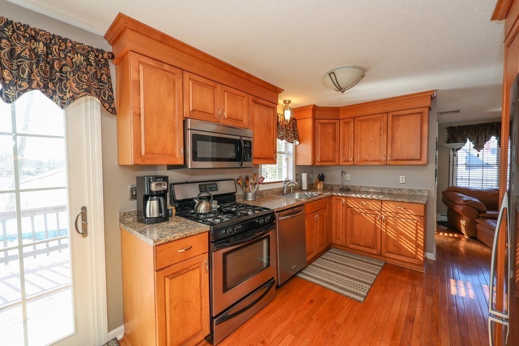 166 Hillcrest Road Dracut, MA 01826 - Photo 13 of 42