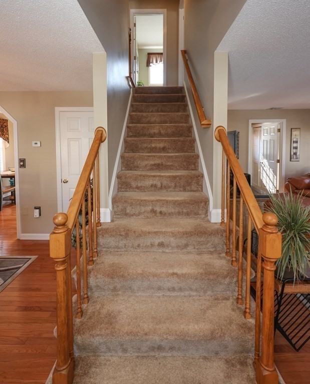 166 Hillcrest Road Dracut, MA 01826 - Photo 18 of 42