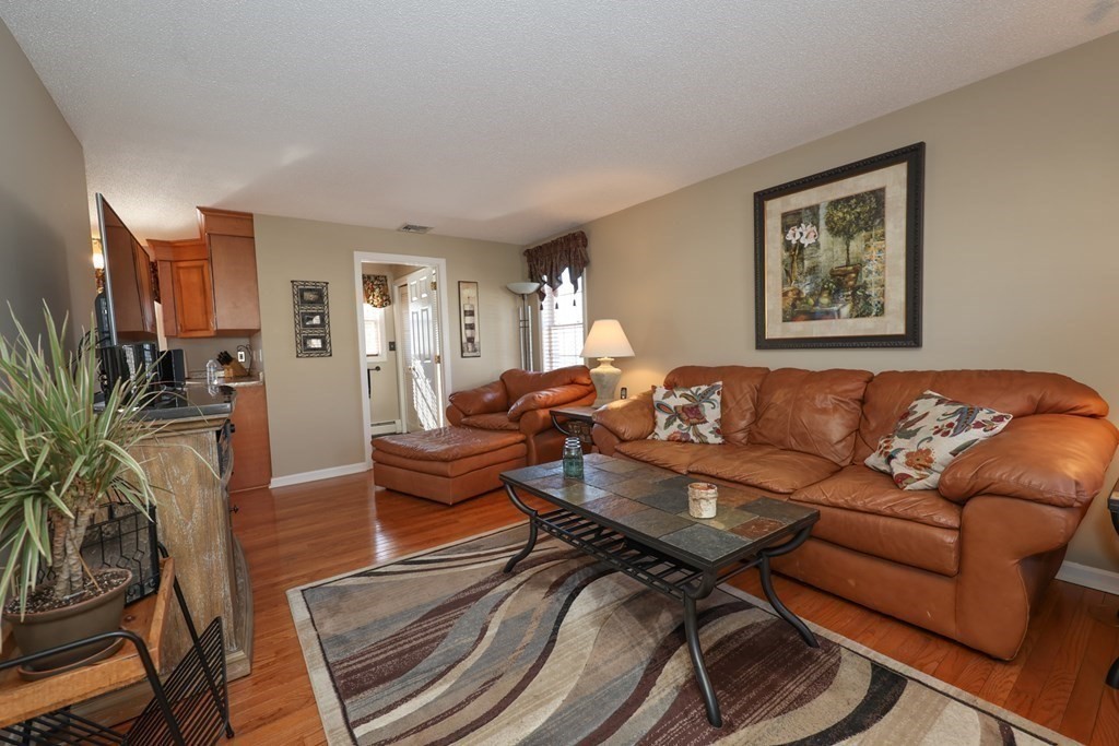 166 Hillcrest Road Dracut, MA 01826 - Photo 7 of 42