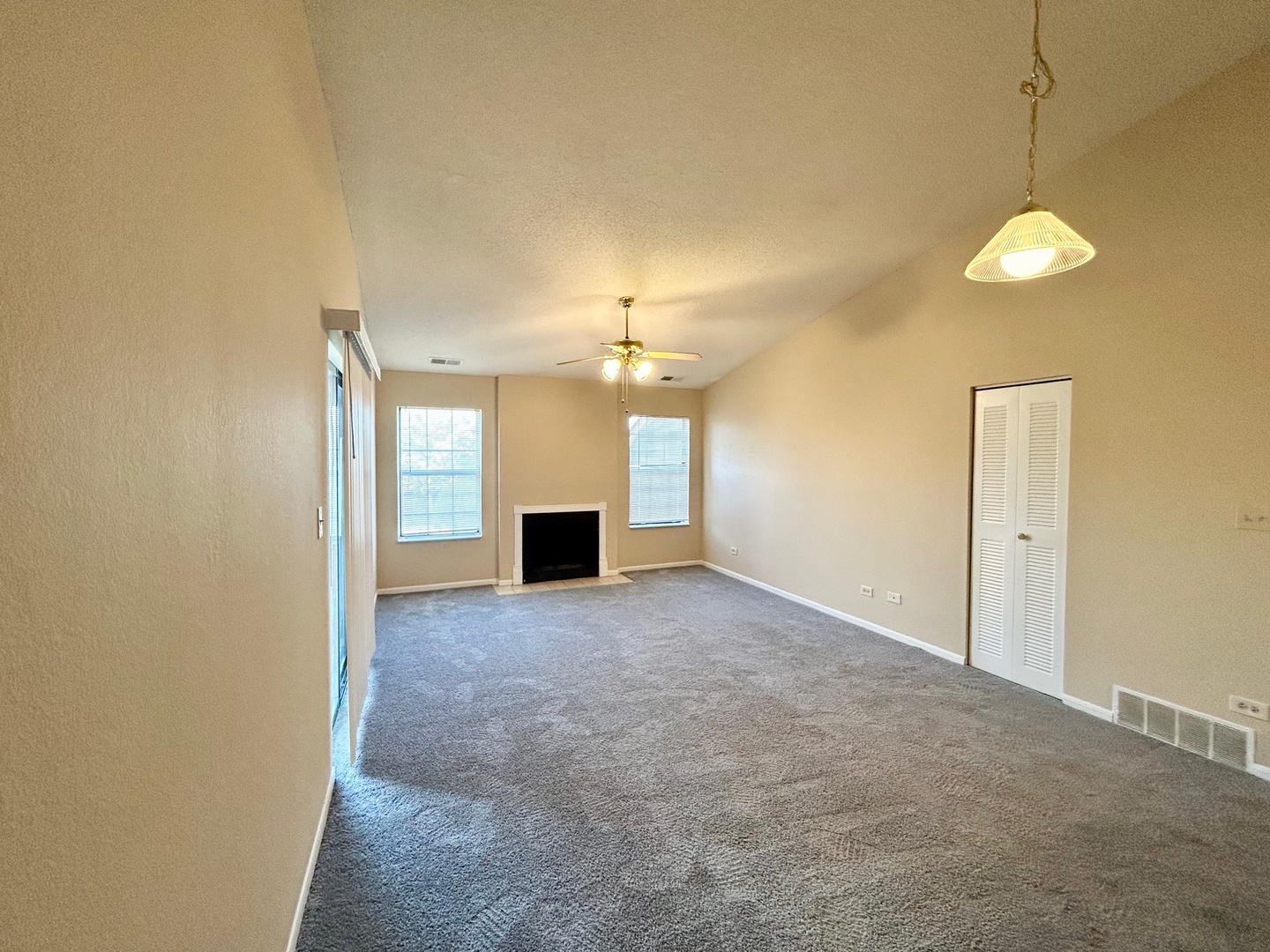 2068 North Rand Road, Unit 210 Palatine, IL 60074 - Photo 5 of 11 Gallery Image 5