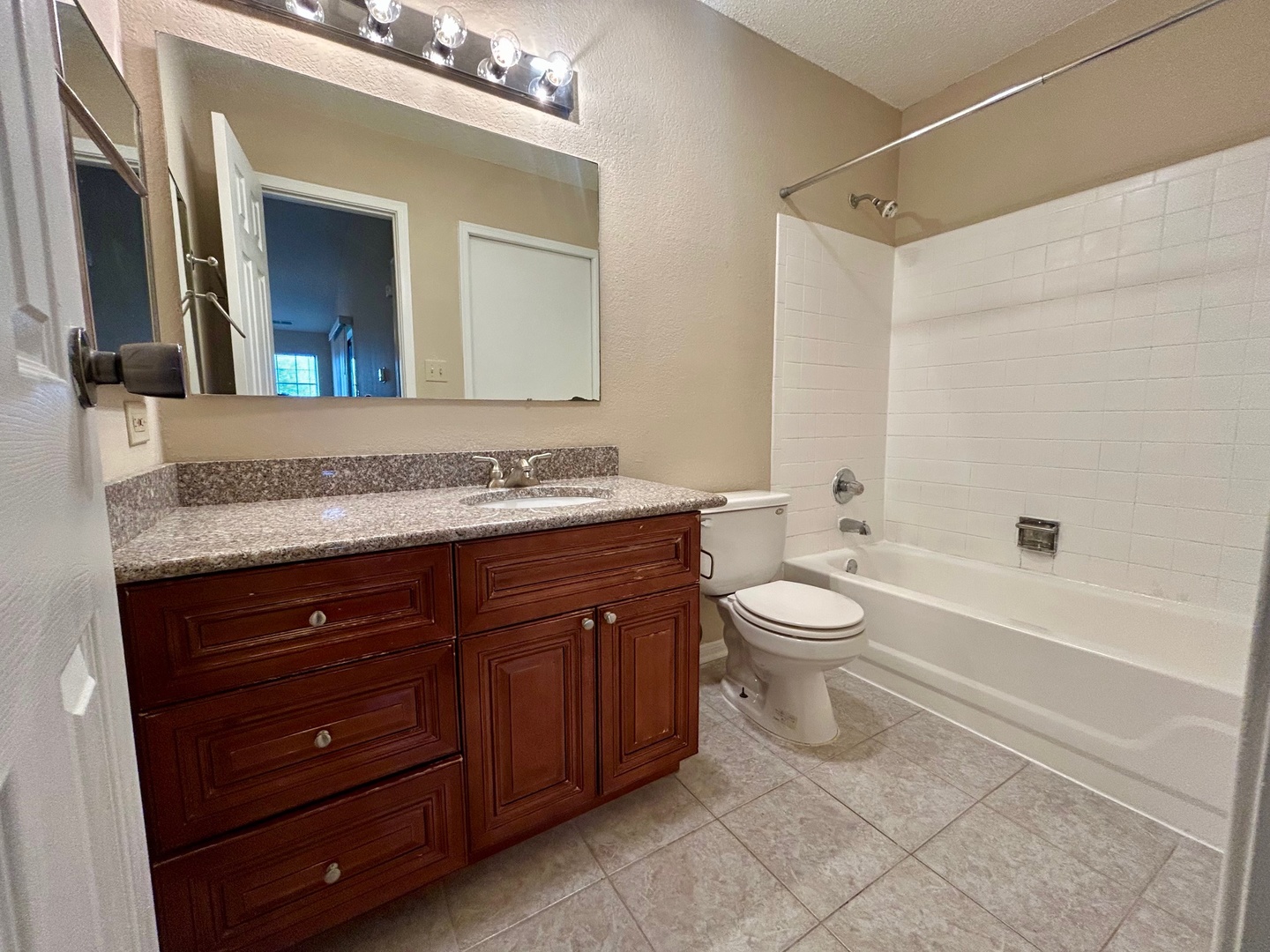 2068 North Rand Road, Unit 210 Palatine, IL 60074 - Photo 8 of 11 Gallery Image 8