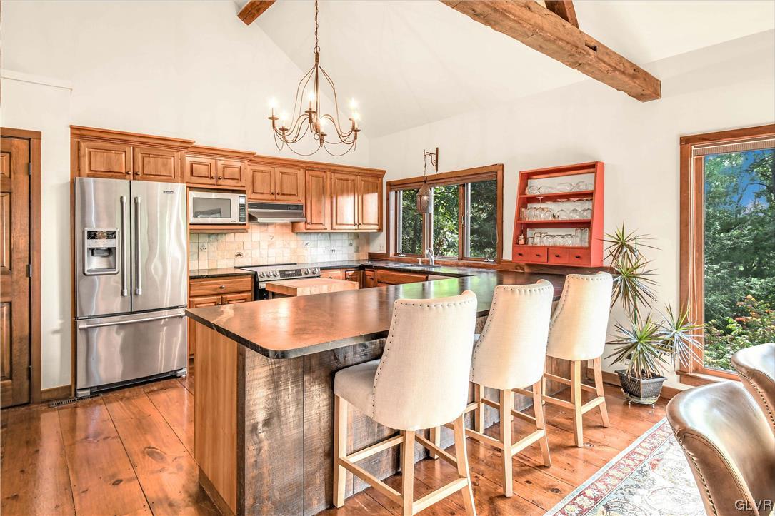 935 Spring Hill Road Riegelsville, PA 18077 - Photo 4 of 50