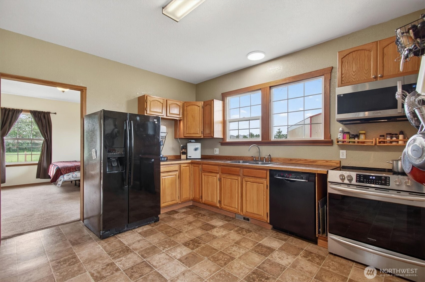 95 West Birnie Slough Road Cathlamet, WA 98612 - Photo 8 of 40