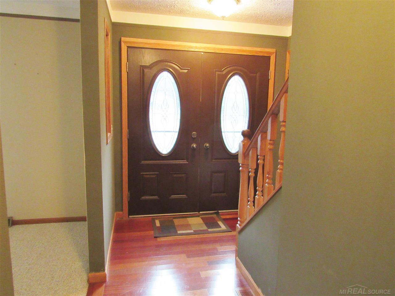 53550 Ridge Road New Baltimore, MI 48047 - Photo 9 of 26 31368406-8.JPG