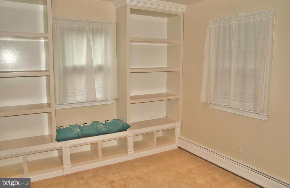 6300 Landover Road Cheverly, MD 20785 - Photo 9 of 20 Living Room