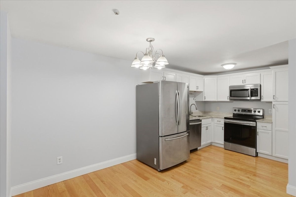 165 R Chestnut Street, Unit 2 Foxboro, MA 02035 - Photo 9 of 41