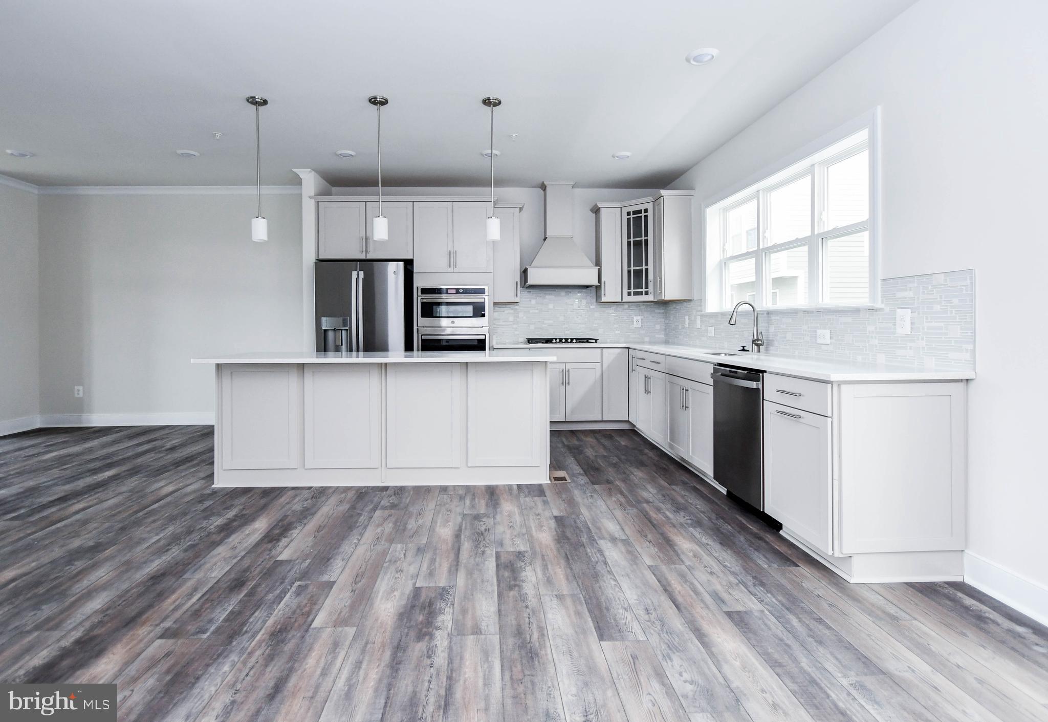 8269 Front Loop Rockville, MD 20855 - Photo 2 of 35