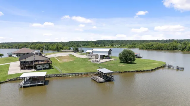 $129,000 | 500 Laurel Cove West, Onalaska, TX 77360