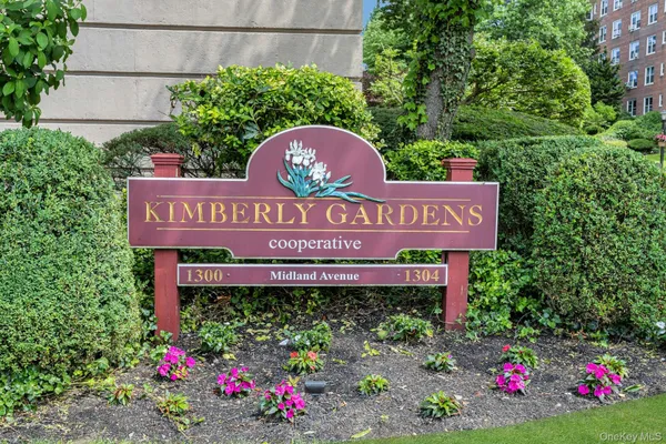 $265,000 | 1300 Midland Avenue, Unit A30, Yonkers, NY 10704