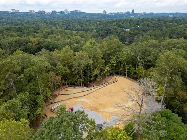 a view of a yard in a field