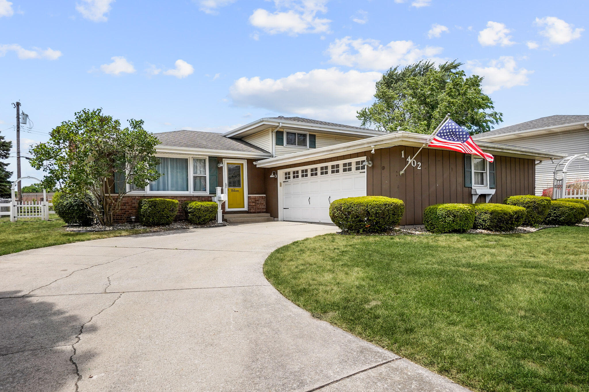 1402 North Indiana Street Griffith, IN 46319 - Photo 1 of 32 2048x1365