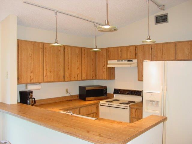 20970 Woodspring Avenue Boca Raton, FL 33428 - Photo 4 of 15 Kitchen