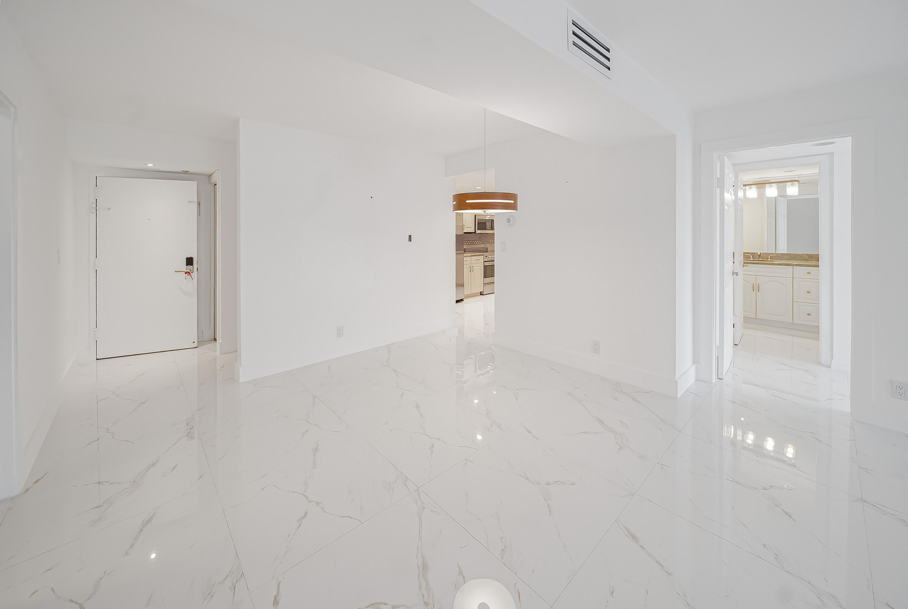 16300 Golf Club Road, Unit 114 Weston, FL 33326 - Photo 6 of 25 Dining