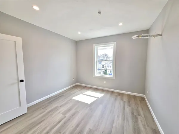 $2,700 | 1965 Smith Street, Unit 2R, North Providence, RI 02911