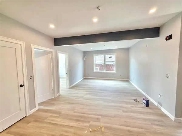 $2,800 | 1965 Smith Street, Unit 2R, North Providence, RI 02911