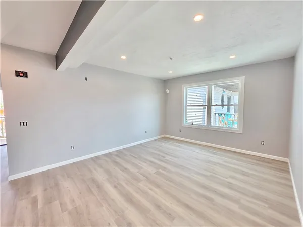$2,700 | 1965 Smith Street, Unit 2R, North Providence, RI 02911