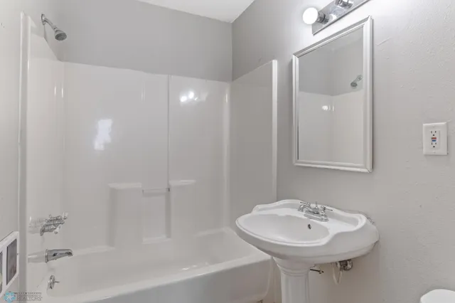 $165,900 | 824 9th Street North, Fargo, ND 58102