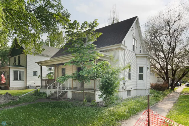 $165,900 | 824 9th Street North, Fargo, ND 58102