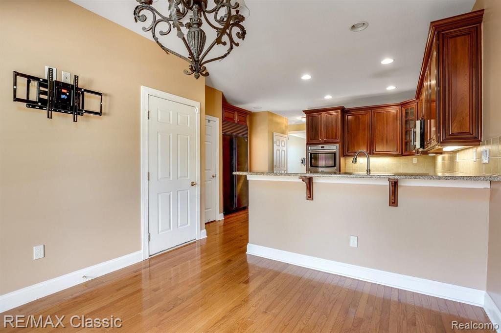 24849 Reeds Pointe Drive Novi, MI 48374 - Photo 15 of 47