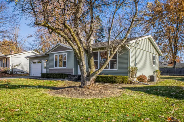 $2,400 | 1760 Woodlawn Avenue Southeast, Grand Rapids, MI 49506